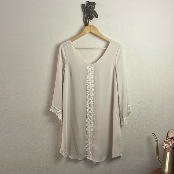 ASTR The Label dress 3/4 sleeve cream lace shift size L - Picture 1 of 6